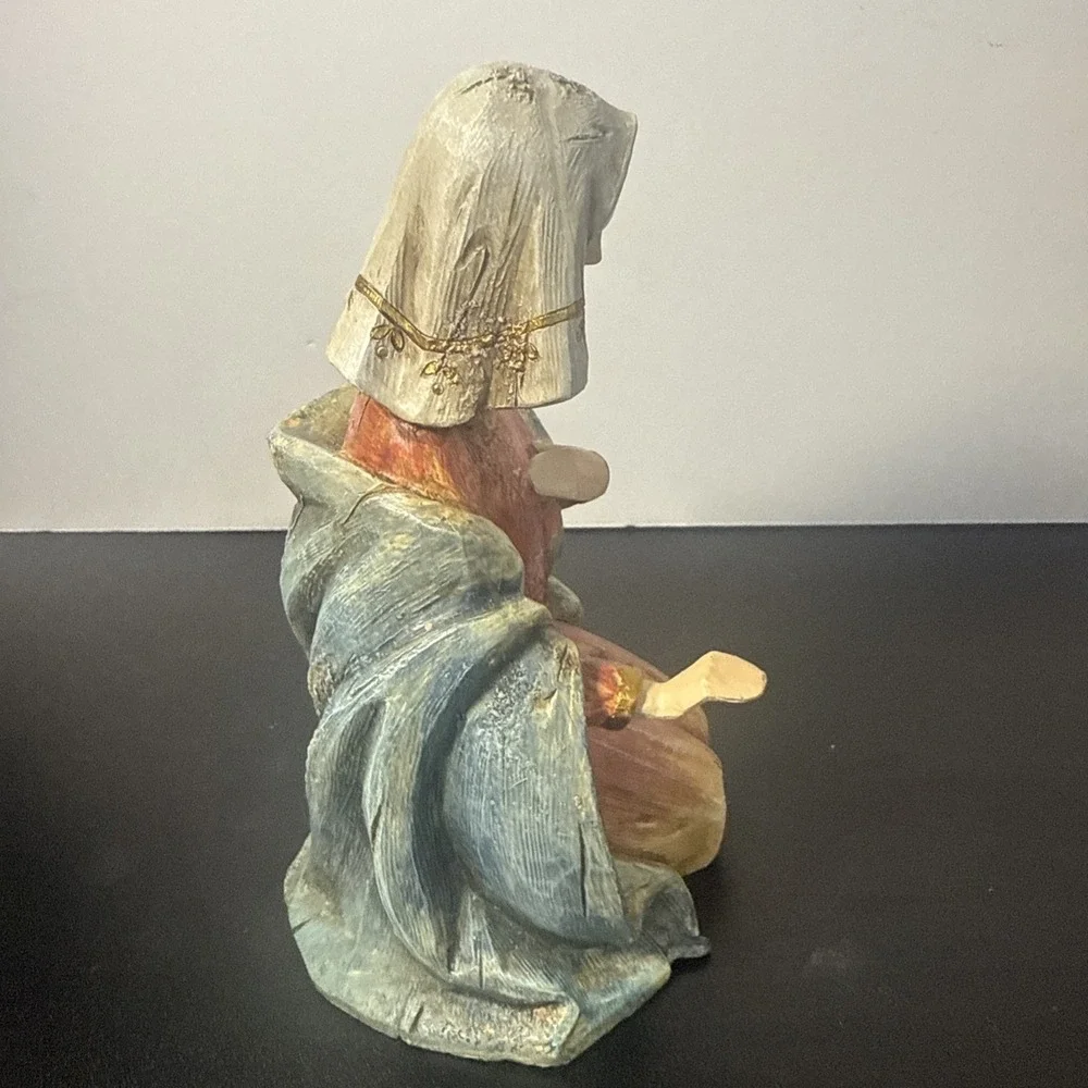 Vintage Mary‎ Kneeling Nativity Figurine Christmas